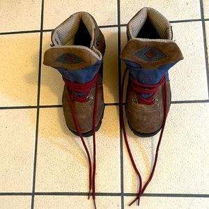 EMS Summit Women’s Size 7 Hiking Boots - never worn.